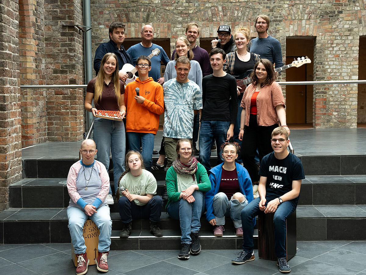 The musicians of the integrative band ‘Coole Meute’